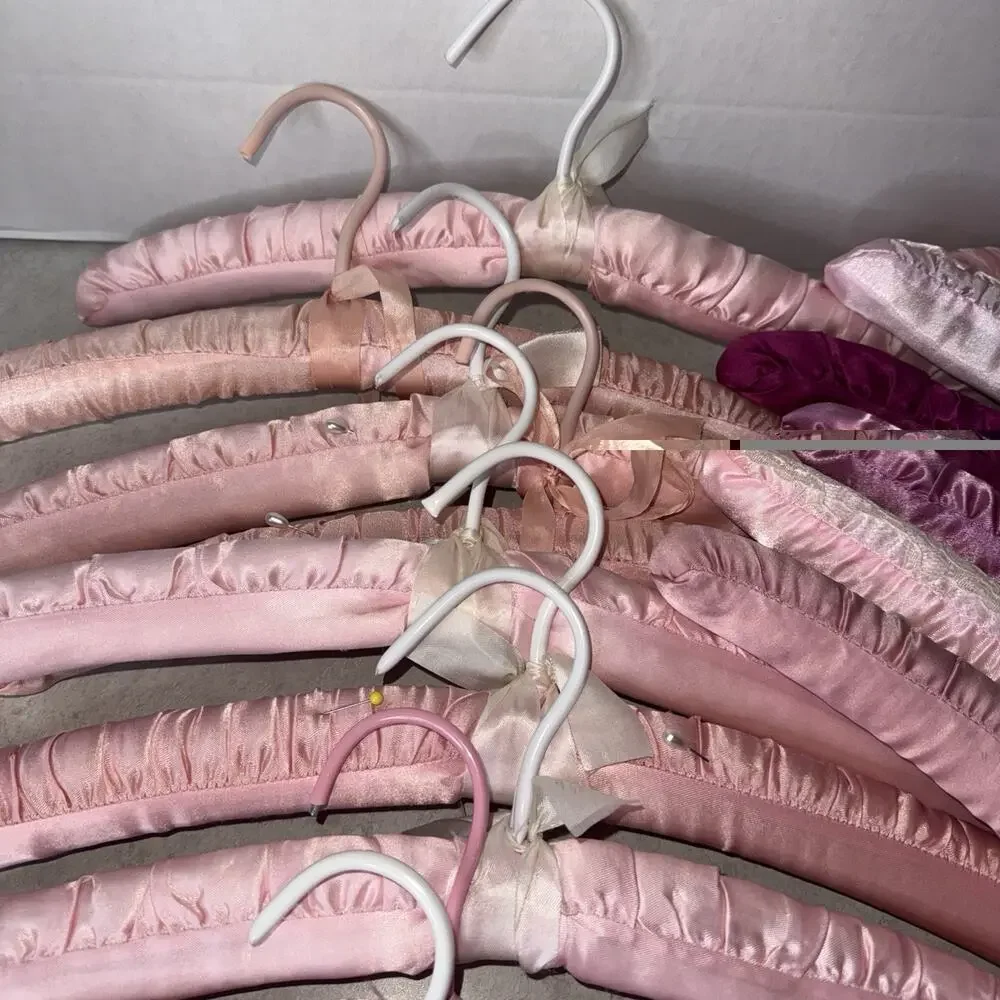 Vintage Hangers Satin Padded Boudoir Boutique Closet Set of 20 Fancy Pink Purple